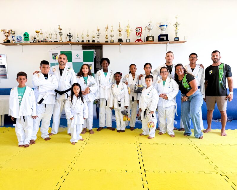 Entrega de Kimonos marca um novo capítulo no projeto “Lutando Pela Paz”
